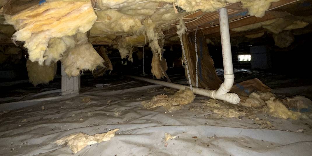 Crawl space moisture encapsulation services in Charleston SC - Emerald Home Solutions
